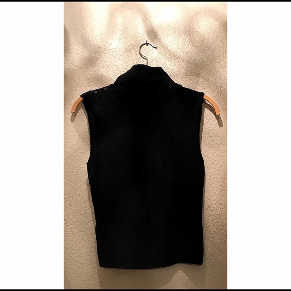 🔥BLACK SEQUINED SLEEVELESS TOP - Picture 4 of 6